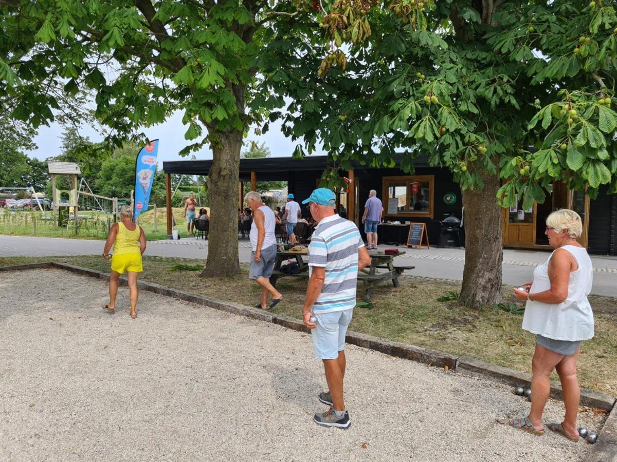 Chalet 579 Op Recreatiepark De Wielen Sint Maarten Exterior foto